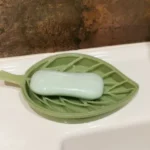 3 Colors Leaf Shape Soap Holder Non Slip Soap Box Toilet Shower Tray Draining Rack Bathroom Gadgets Soap Dish Soap Tray Holder