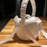 20 cm White Flower Girls Basket Silk Wedding Basket for Flower Bride/Kids Hand Held Wedding Ceremony Party Decorations