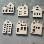 50PCS 30mm Wooden House Shaped Embellishments Hanging Ornaments Unfinished Wood Cutouts Ornaments for Christmas Crafts Decor